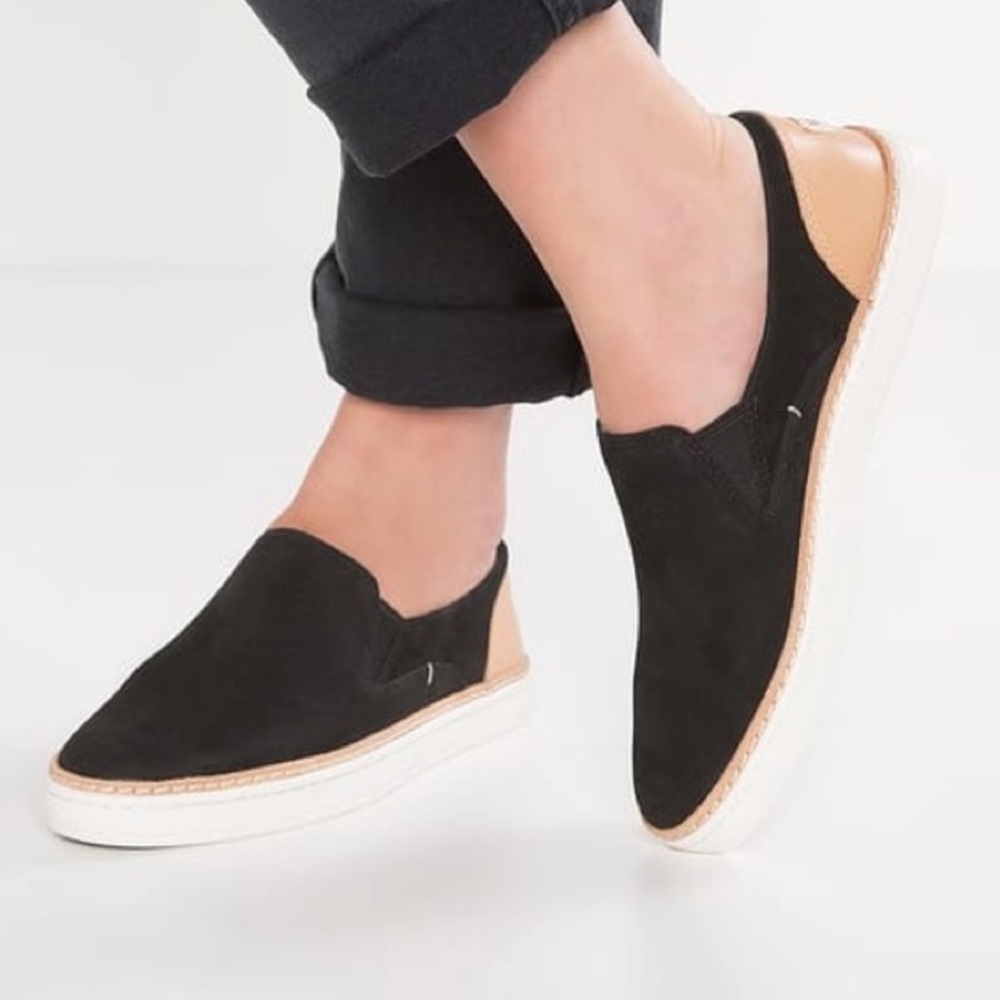 UGG AUSTRALIA Adley Black Slip On Suede Sneaker